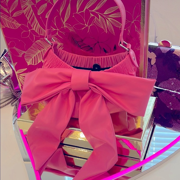 No Label Handbags - Super Cute Soft “Pink Bow” Bag! A Definite Talk piece Accessory!